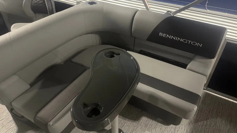 Slide: The Image of Bennington 22 SS 2026 - 7