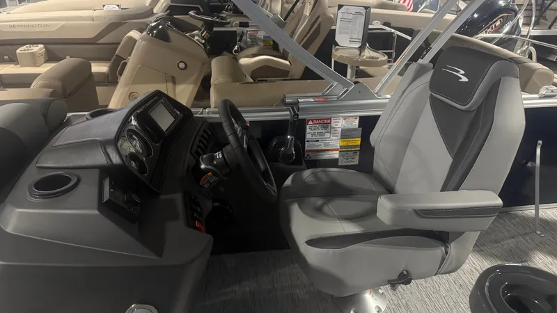 Slide: The Image of Bennington 22 SS 2026 - 8