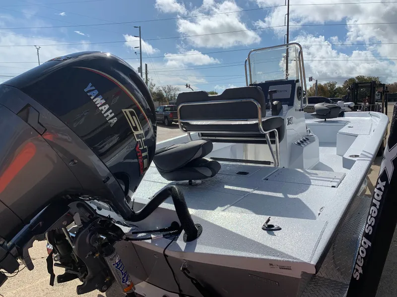 Slide: The Image of Xpress H22B HYPER-LIFT BAY 2026 - 3