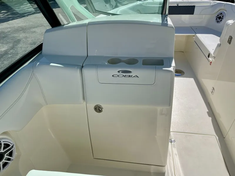 Slide: The Image of Cobia 280 Dual Console 2026 - 24