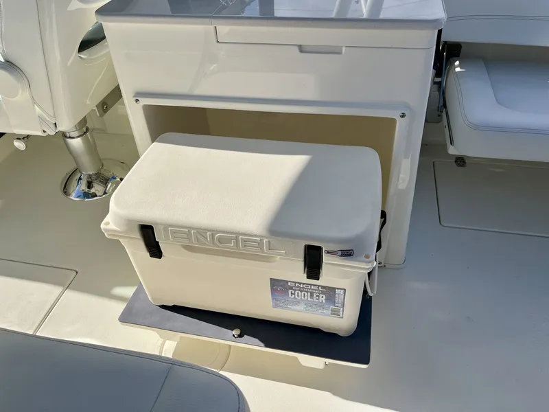 Slide: The Image of Cobia 280 Dual Console 2026 - 41