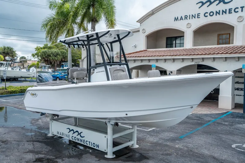 Slide: The Image of Sea Hunt Ultra 229 2026 - 8