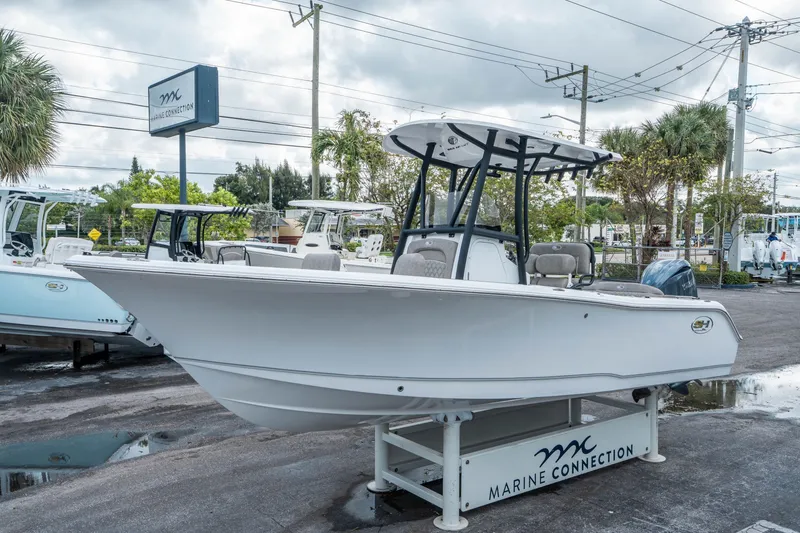 Slide: The Image of Sea Hunt Ultra 229 2026 - 6