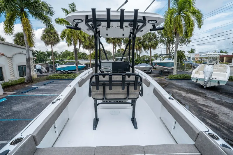 Slide: The Image of Sea Hunt Ultra 229 2026 - 9