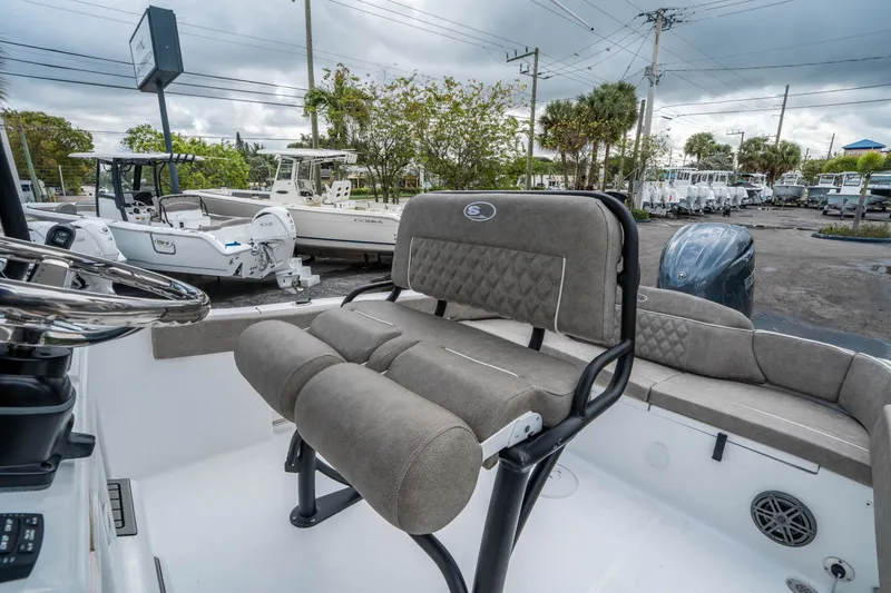 Slide: The Image of Sea Hunt Ultra 229 2026 - 16