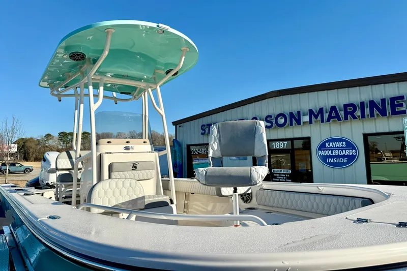 Slide: The Image of 2026 Carolina Skiff 26 Ultra Elite boat at Stevenson Marine dealership. - 10
