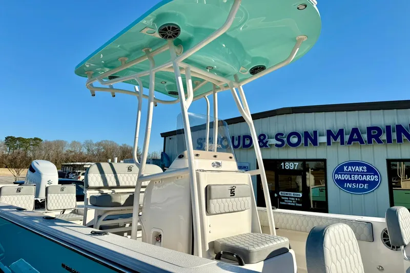 Slide: The Image of 2026 Carolina Skiff 26 Ultra Elite boat at Stroud & Son Marine dealership. - 23