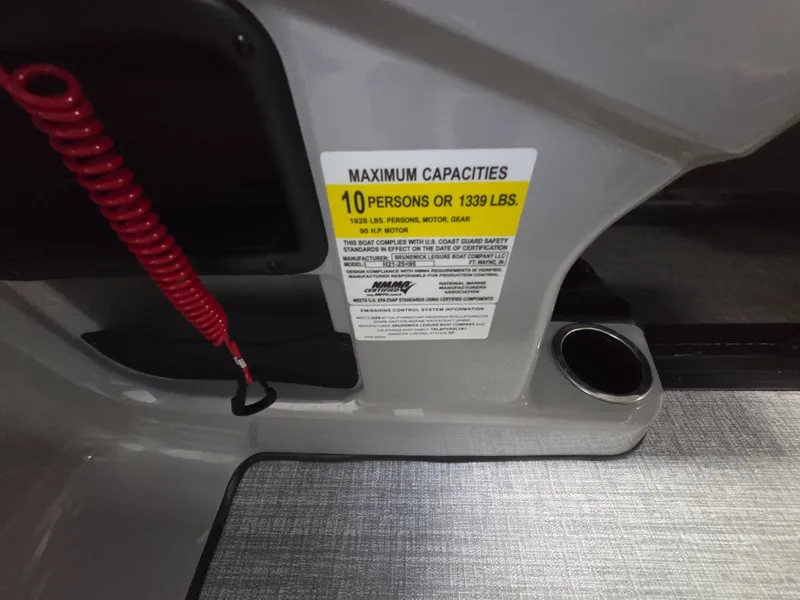 Slide: The Image of Harris Cruiser 210 2026 - 26