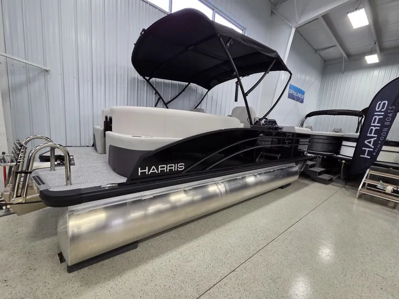 Slide: The Image of Harris Cruiser 210 2026 - 3