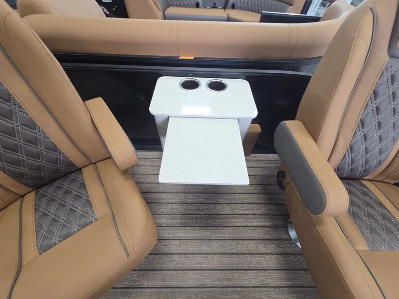 Slide: The Image of Harris Cruiser 230 2026 - 7