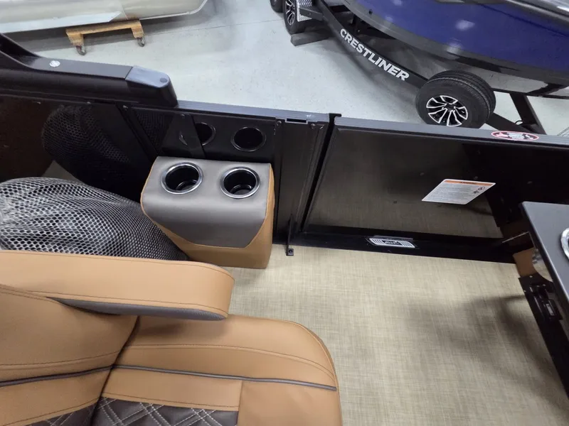 Slide: The Image of Harris Cruiser 230 2026 - 24