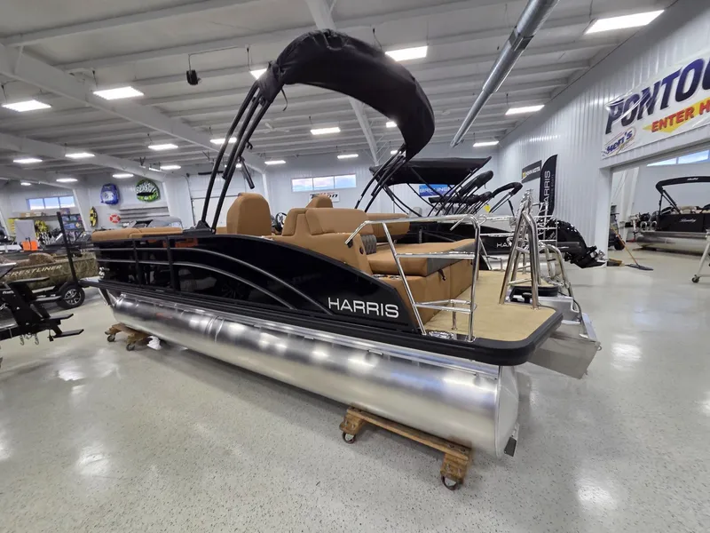 Slide: The Image of Harris Cruiser 230 2026 - 6