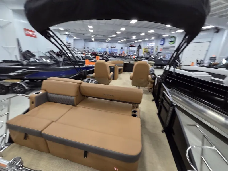 Slide: The Image of Harris Cruiser 230 2026 - 7