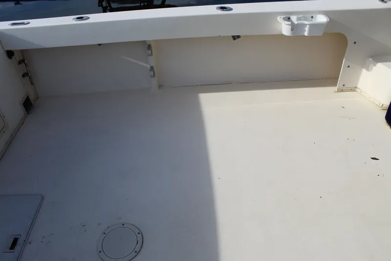 Slide: The Image of Parker Marine 2510 Modified Vee Walkaround 2004 - 19