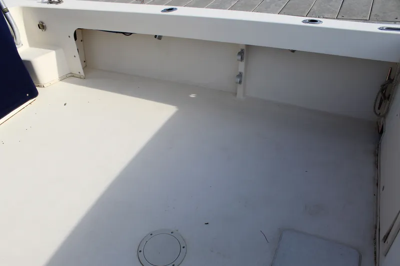 Slide: The Image of Parker Marine 2510 Modified Vee Walkaround 2004 - 20