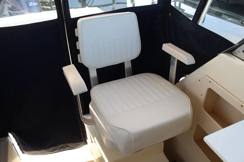 Slide: The Image of Parker Marine 2510 Modified Vee Walkaround 2004 - 21