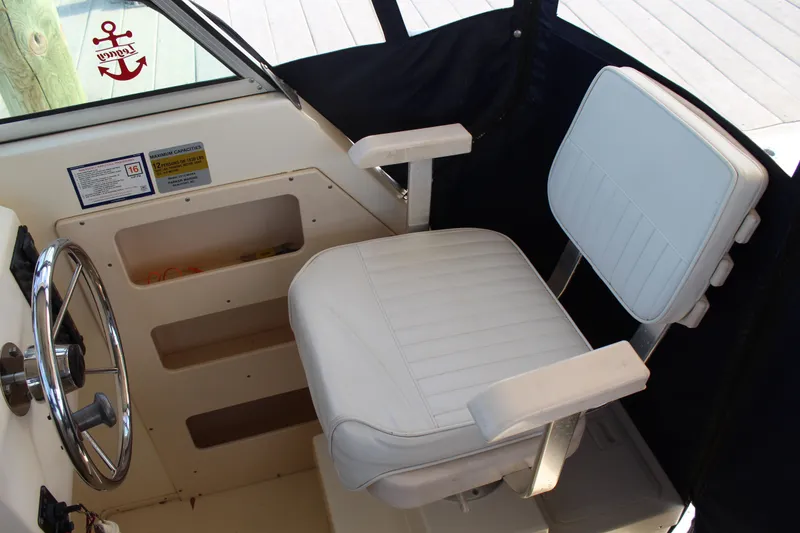 Slide: The Image of Parker Marine 2510 Modified Vee Walkaround 2004 - 22