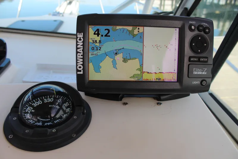 Slide: The Image of Parker Marine 2510 Modified Vee Walkaround 2004 - 24