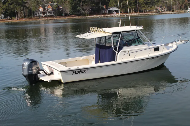 Slide: The Image of Parker Marine 2510 Modified Vee Walkaround 2004 - 3