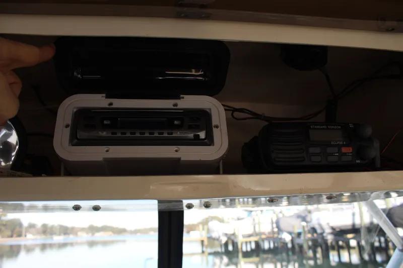 Slide: The Image of Parker Marine 2510 Modified Vee Walkaround 2004 - 30