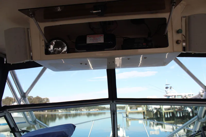 Slide: The Image of Parker Marine 2510 Modified Vee Walkaround 2004 - 32