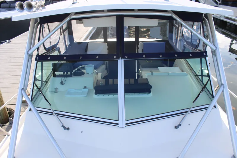 Slide: The Image of Parker Marine 2510 Modified Vee Walkaround 2004 - 35