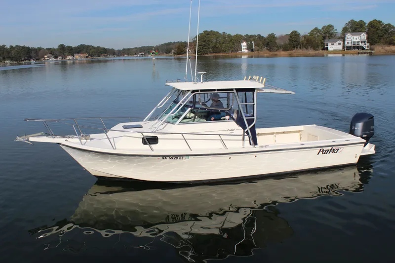 Slide: The Image of Parker Marine 2510 Modified Vee Walkaround 2004 - 8