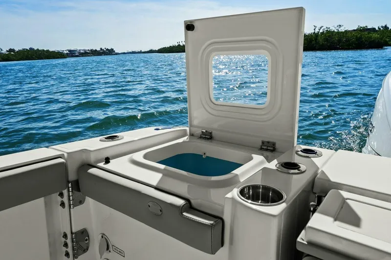 Slide: The Image of 2024 Pursuit S 358 Sport - Livewell - 34