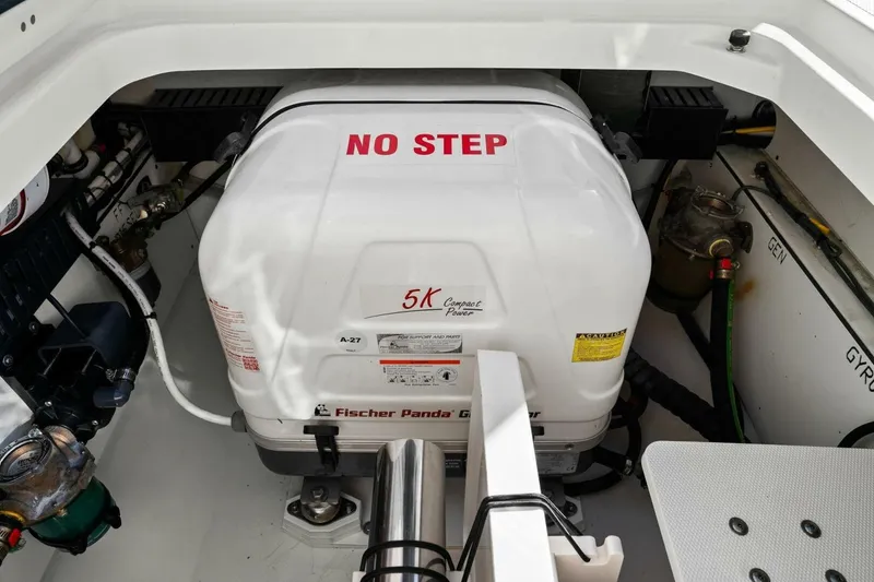 Slide: The Image of 2024 Pursuit S 358 Sport - Mechanical - 42