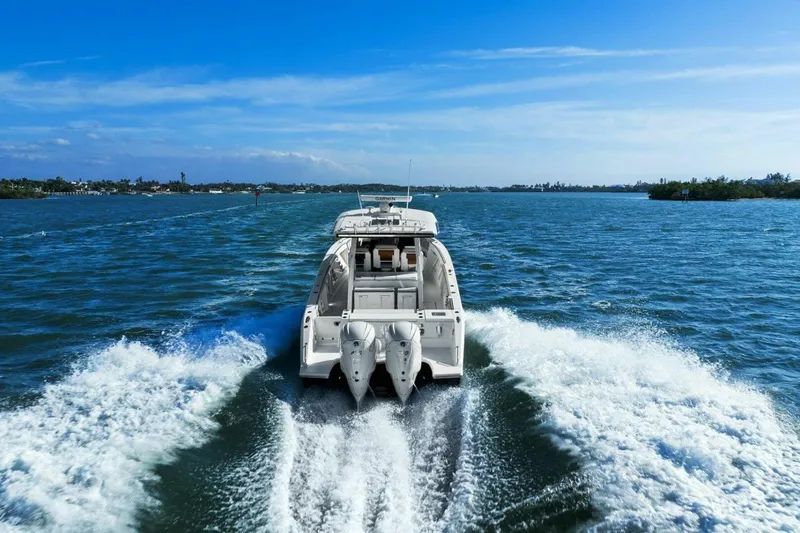 Slide: The Image of 2024 Pursuit S 358 Sport - Profile - 63