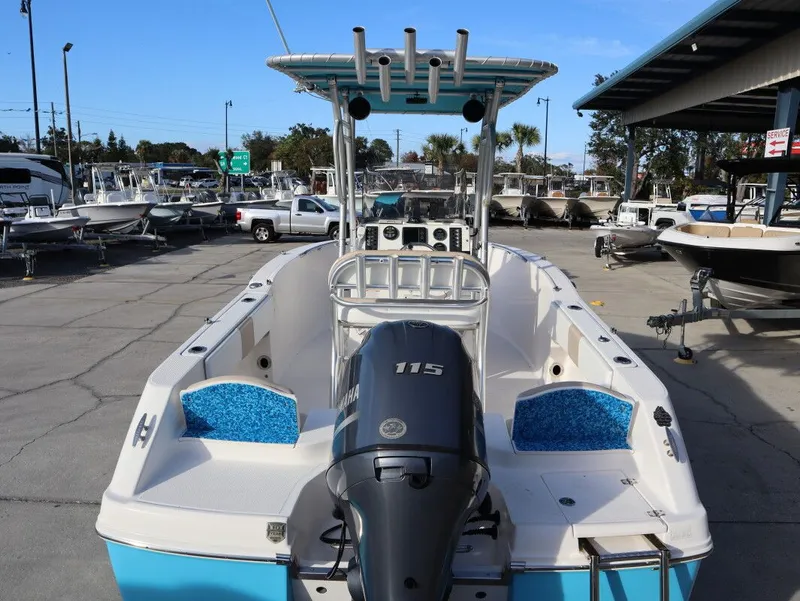 Slide: The Image of Robalo R180 Center Console 2017 - 13