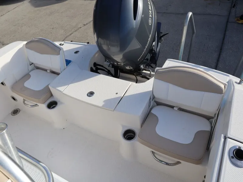 Slide: The Image of Robalo R180 Center Console 2017 - 16