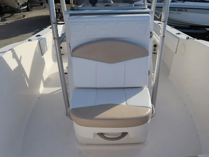 Slide: The Image of Robalo R180 Center Console 2017 - 24