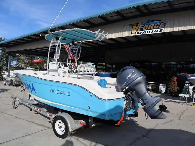 Slide: The Image of Robalo R180 Center Console 2017 - 6