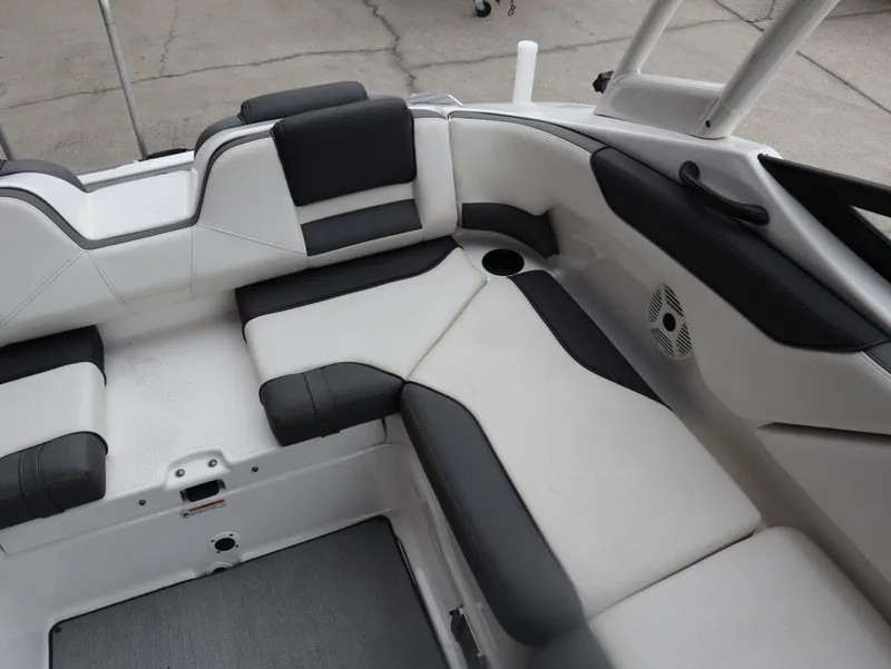 Slide: The Image of Yamaha AR210 2021 - 16