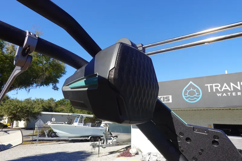 Slide: The Image of 2026 Malibu Wakesetter 23 LSV speaker detail against clear blue sky. - 43