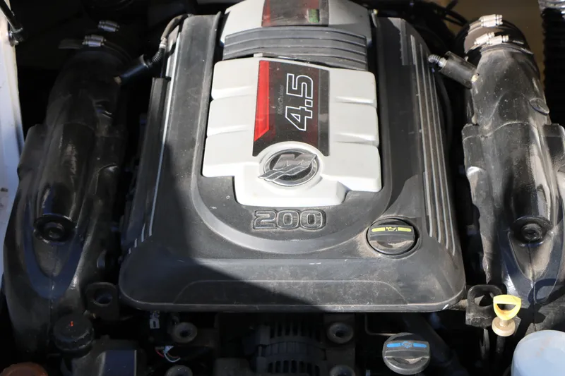 Slide: The Image of 2009 Bayliner VR4 Bowrider I/O engine, featuring a 4.5L 200 horsepower motor. - 30
