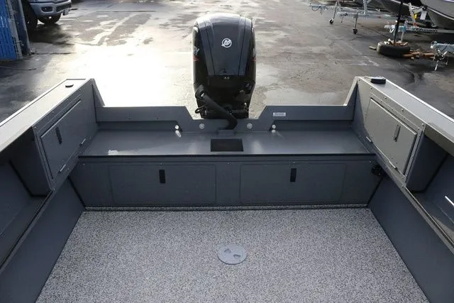 Slide: The Image of Alumaweld Adventurer 18 2025 - 11