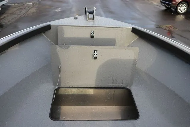 Slide: The Image of Alumaweld Adventurer 18 2025 - 15