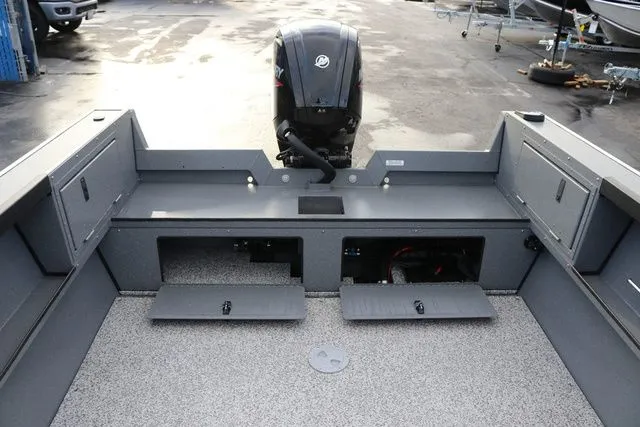 Slide: The Image of Alumaweld Adventurer 18 2025 - 21