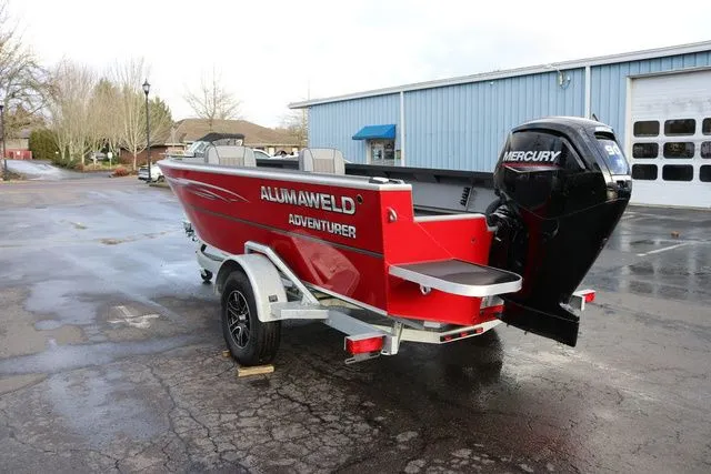 Slide: The Image of Alumaweld Adventurer 18 2025 - 4