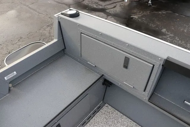 Slide: The Image of Alumaweld Adventurer 18 2026 - 22