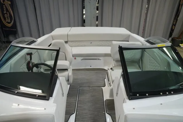 Slide: The Image of Four Winns H1 Freedom 2026 - 11