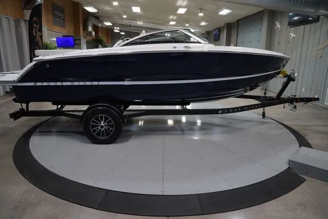 Slide: The Image of Four Winns H1 Freedom 2026 - 6