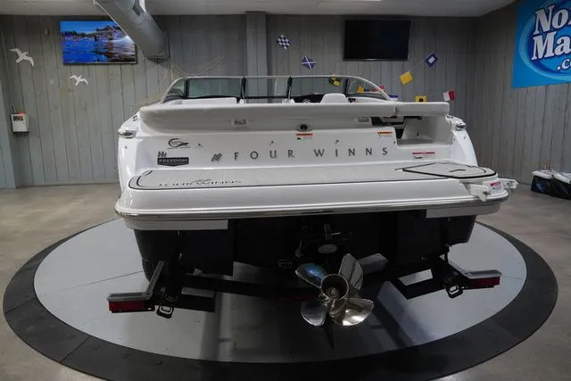 Slide: The Image of Four Winns H1 Freedom 2026 - 8