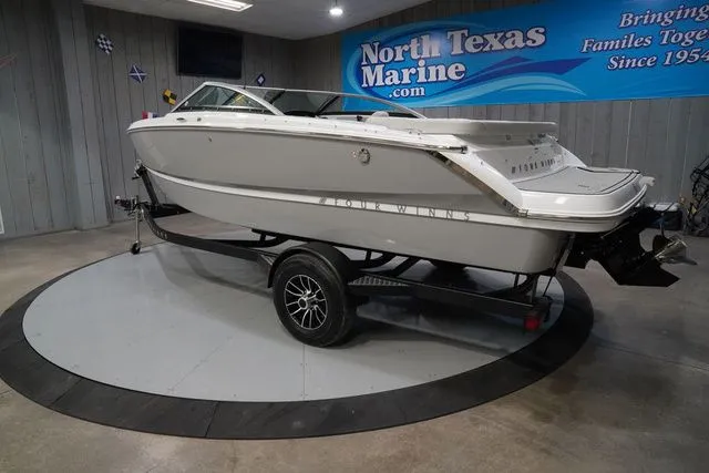 Slide: The Image of Four Winns H1 Freedom 2026 - 9