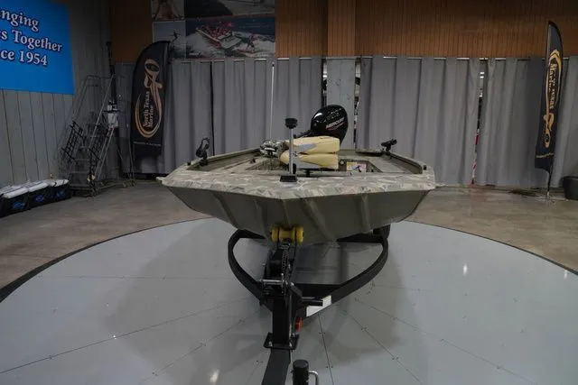 Slide: The Image of Tracker Grizzly 1654 T Sportsman 2024 - 3