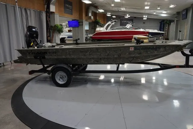 Slide: The Image of Tracker Grizzly 1654 T Sportsman 2024 - 6