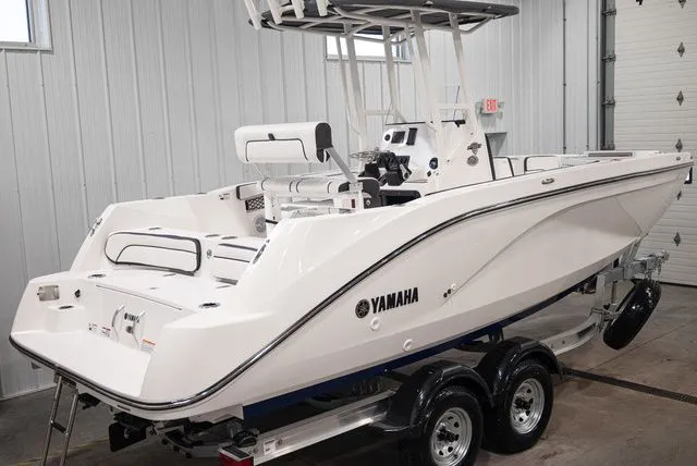 Slide: The Image of Yamaha 222 FSH Sport 2026 - 4