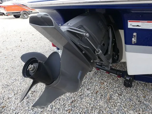 Slide: The Image of Four Winns H Series H200 2011 - 6